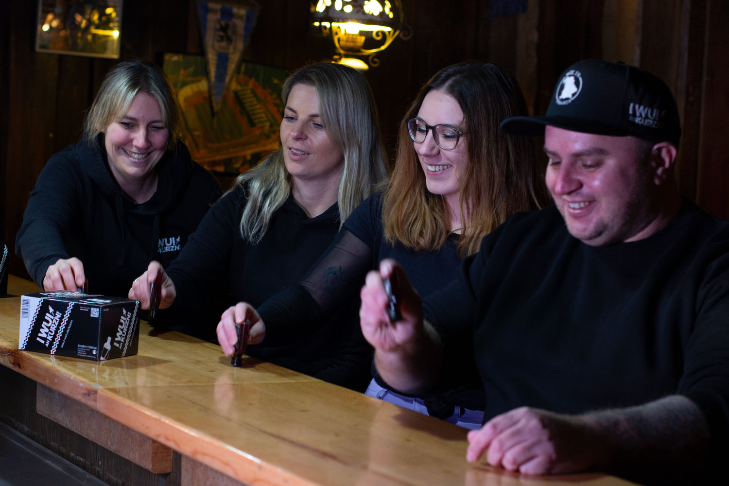 I WUI AN KURZN Partylikör mit personalisierbarem Etikett  – perfekt für eure Bar!