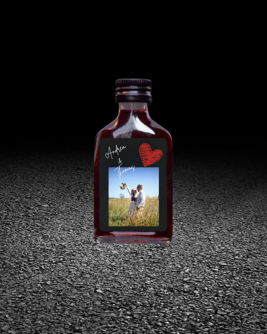 I WUI AN KURZN – Bayerischer Haskap-Likör Partyshot | 24 Stück × 0,02 l | individuelles Hochzeitsetikett | Gastgeschenk| personalisiert