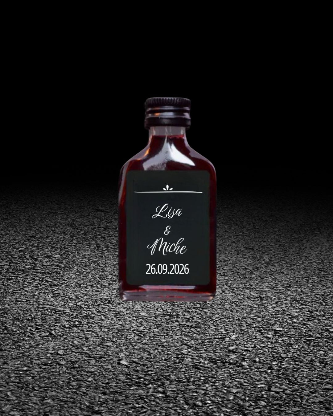 I WUI AN KURZN – Bayerischer Haskap-Likör Partyshot | 24 Stück × 0,02 l | individuelles Hochzeitsetikett | Gastgeschenk| personalisiert