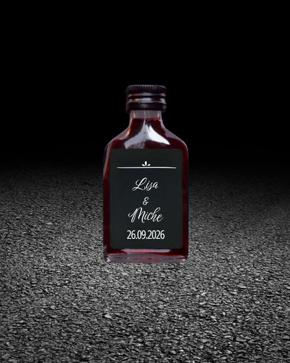 I WUI AN KURZN – Bayerischer Haskap-Likör Partyshot | 24 Stück × 0,02 l | individuelles Hochzeitsetikett | Gastgeschenk| personalisiert